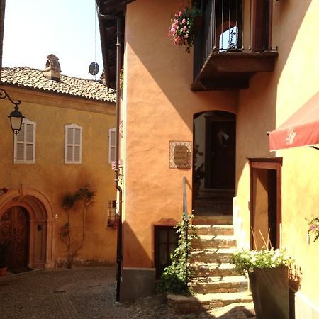 Hotel Dimora I Manichei à Monforte dʼAlba Extérieur photo