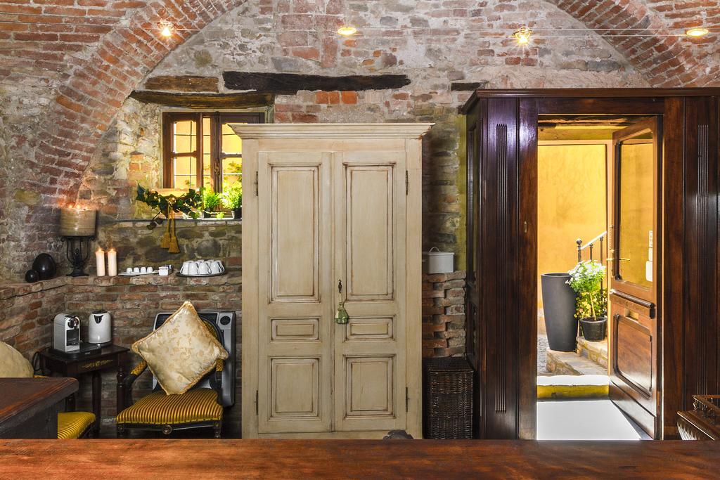 Hotel Dimora I Manichei à Monforte dʼAlba Extérieur photo